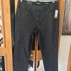 NWT woman’s jeans sz 20